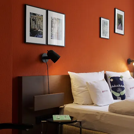 Hotel 25hours The Trip 4*