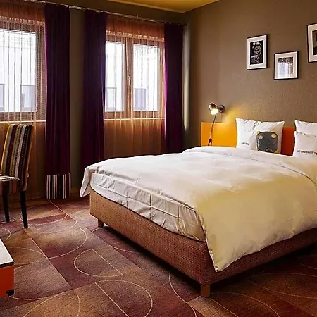 Hotel 25hours The Trip 4*