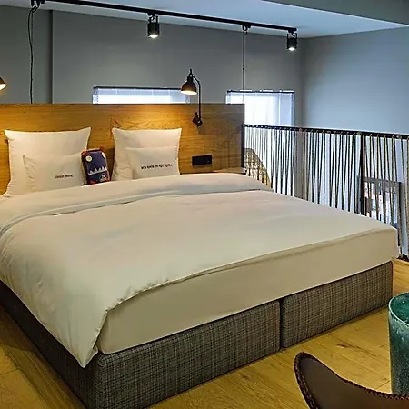 Hotel 25hours The Trip 4*