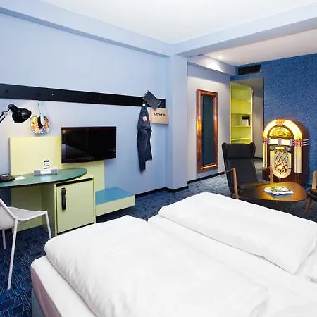 Hotel 25hours The Trip