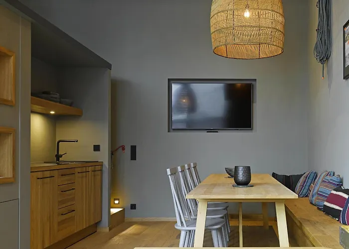 فندق 25hours The Trip