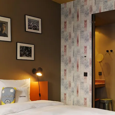 Hotel 25hours The Trip 4*