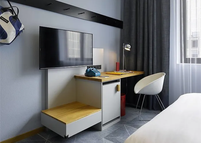 מלון 25hours The Trip